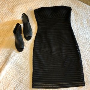 💋Strapless LBD White House Black Market